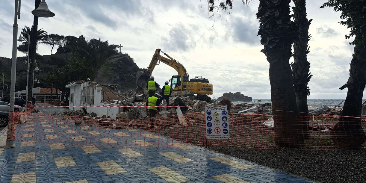 el-chiringuito-calabre-era-una-instalacion-ilegal-ubicada-en-dominio-publico-maritimo-terrestre-no-es-legalmente-posible-otra-utilizacion-del-inmueble