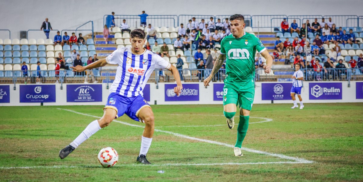 el-cf-motril-remonta-y-golea-3-1-al-real-jaen-cf-en-un-vibrante-encuentro