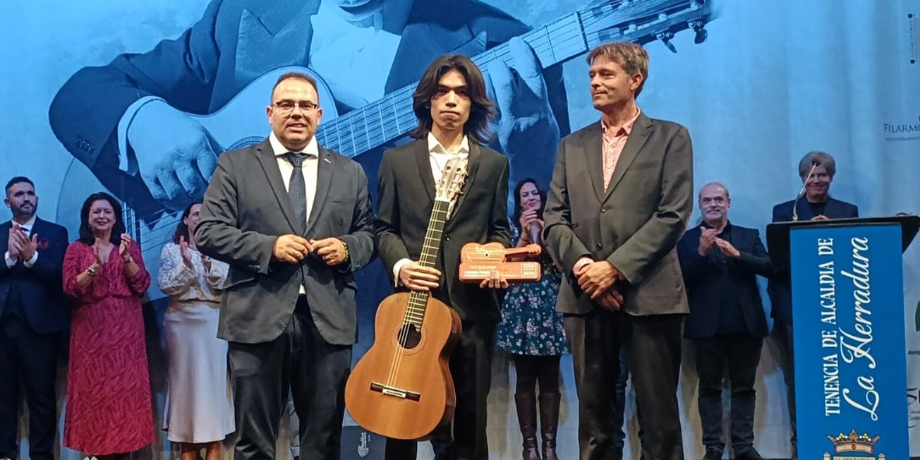 el-guitarrista-chino-fan-shilong-fan-gana-el-primer-premio-del-xxxix-certamen-internacional-de-guitarra-clasica-andres-segovia-de-la-herradura