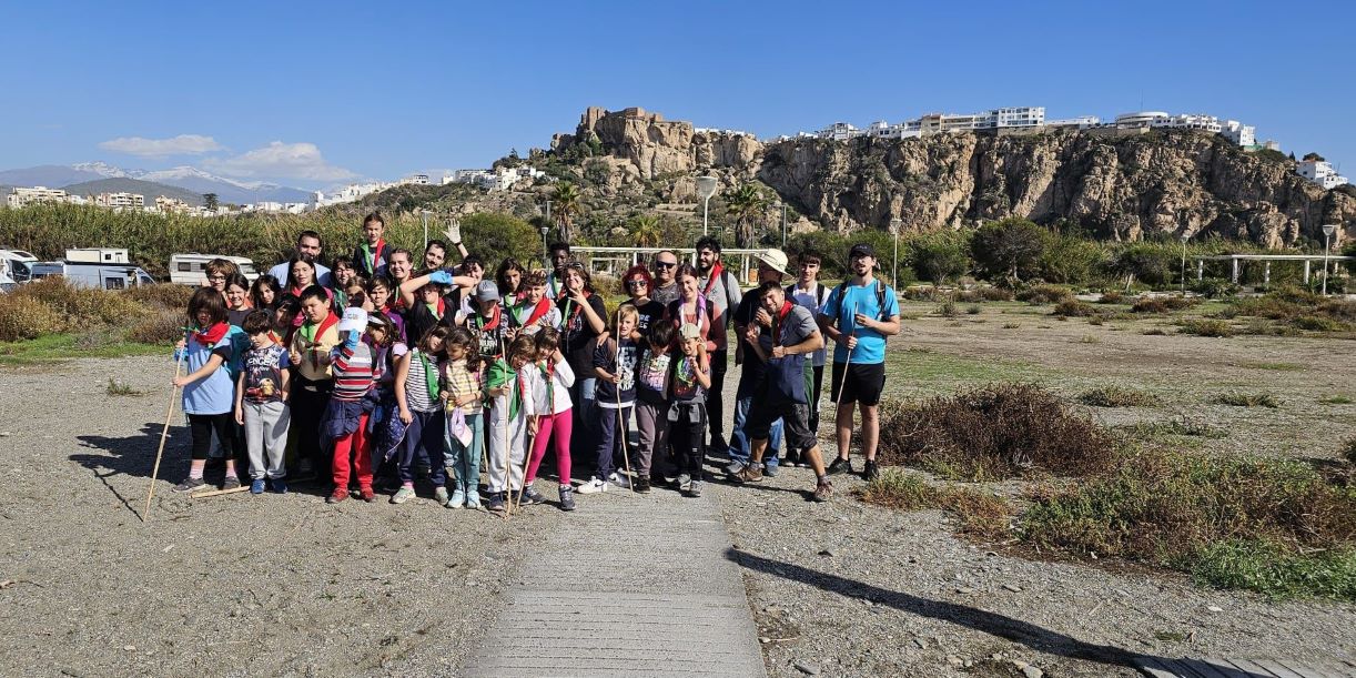 salobrena-scouts-de-andalucia-llevan-a-cabo-una-jornada-de-actividades-medioambientales