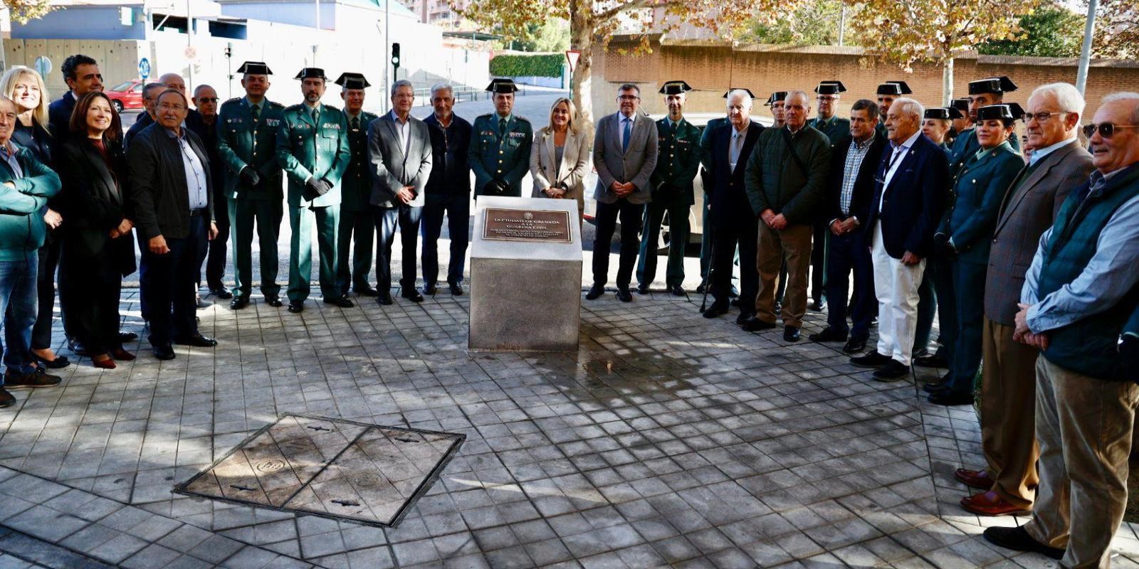 granada-el-ayuntamiento-dedica-una-glorieta-a-la-guardia-civil-en-recordatorio-eterno-por-el-valor-y-entrega-de-una-institucion-vinculada-a-la-historia-y-caracter-de-espana