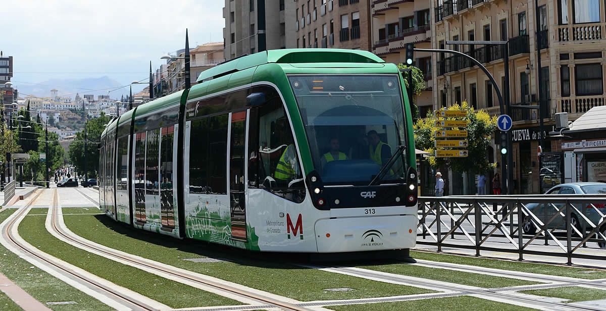 metro-de-granada-mantiene-interrumpido-el-servicio-por-una-caida-de-los-sistemas-de-comunicacion