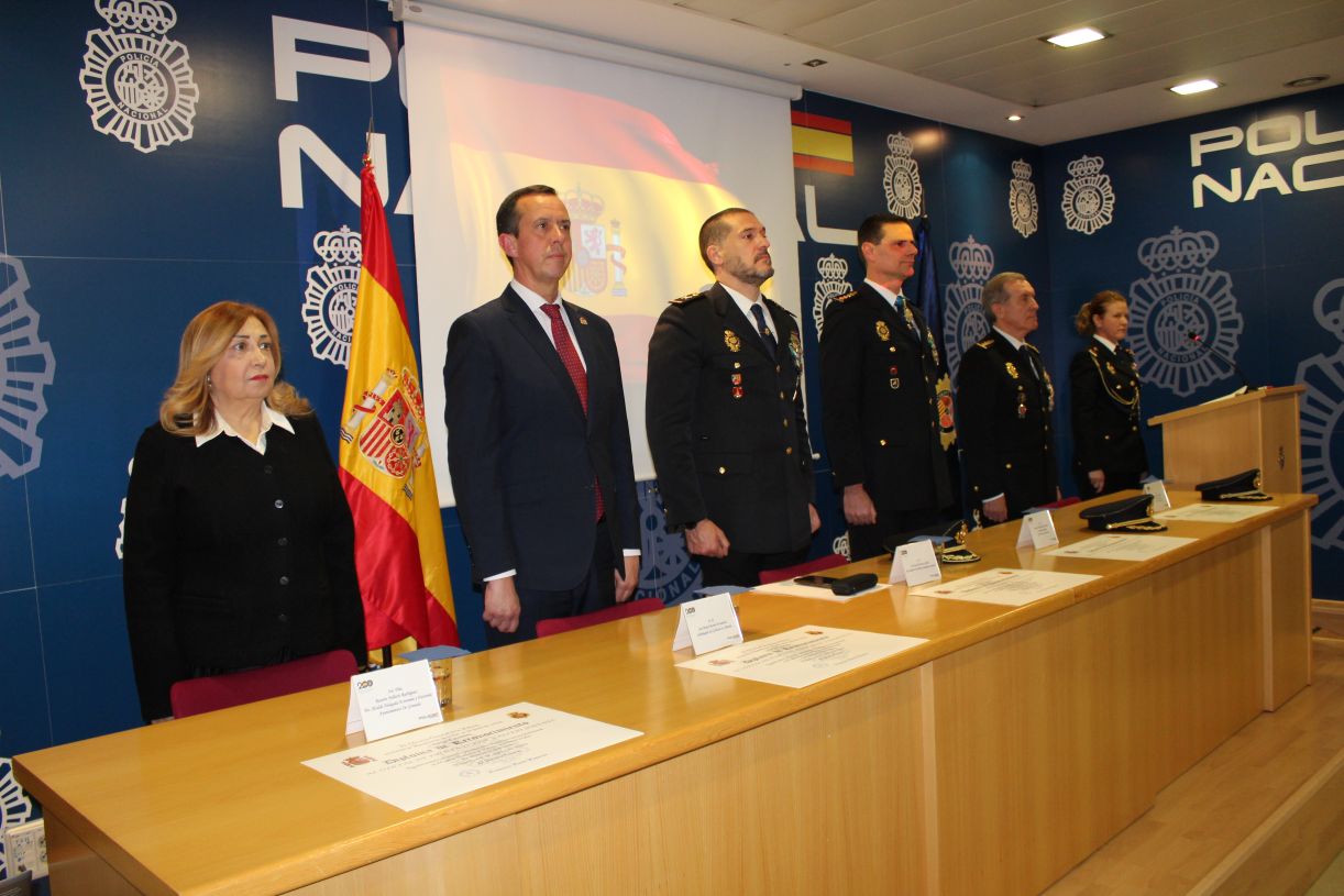 la-policia-nacional-celebra-en-granada-el-201-aniversario-de-su-creacion