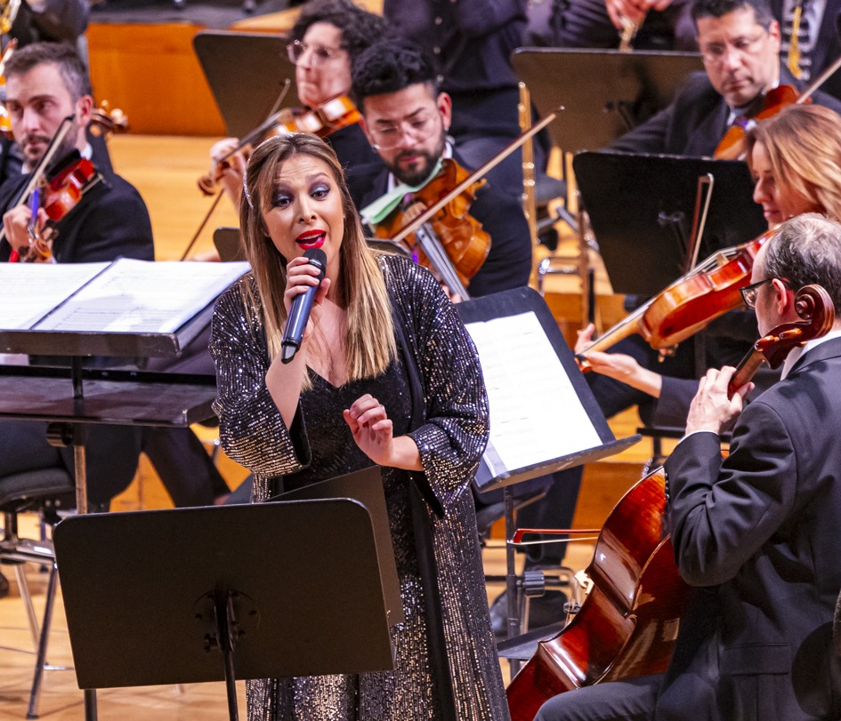 la-magia-de-disney-emociona-en-el-auditorio-manuel-de-falla-con-gisela-y-la-orquesta-ciudad-de-granada