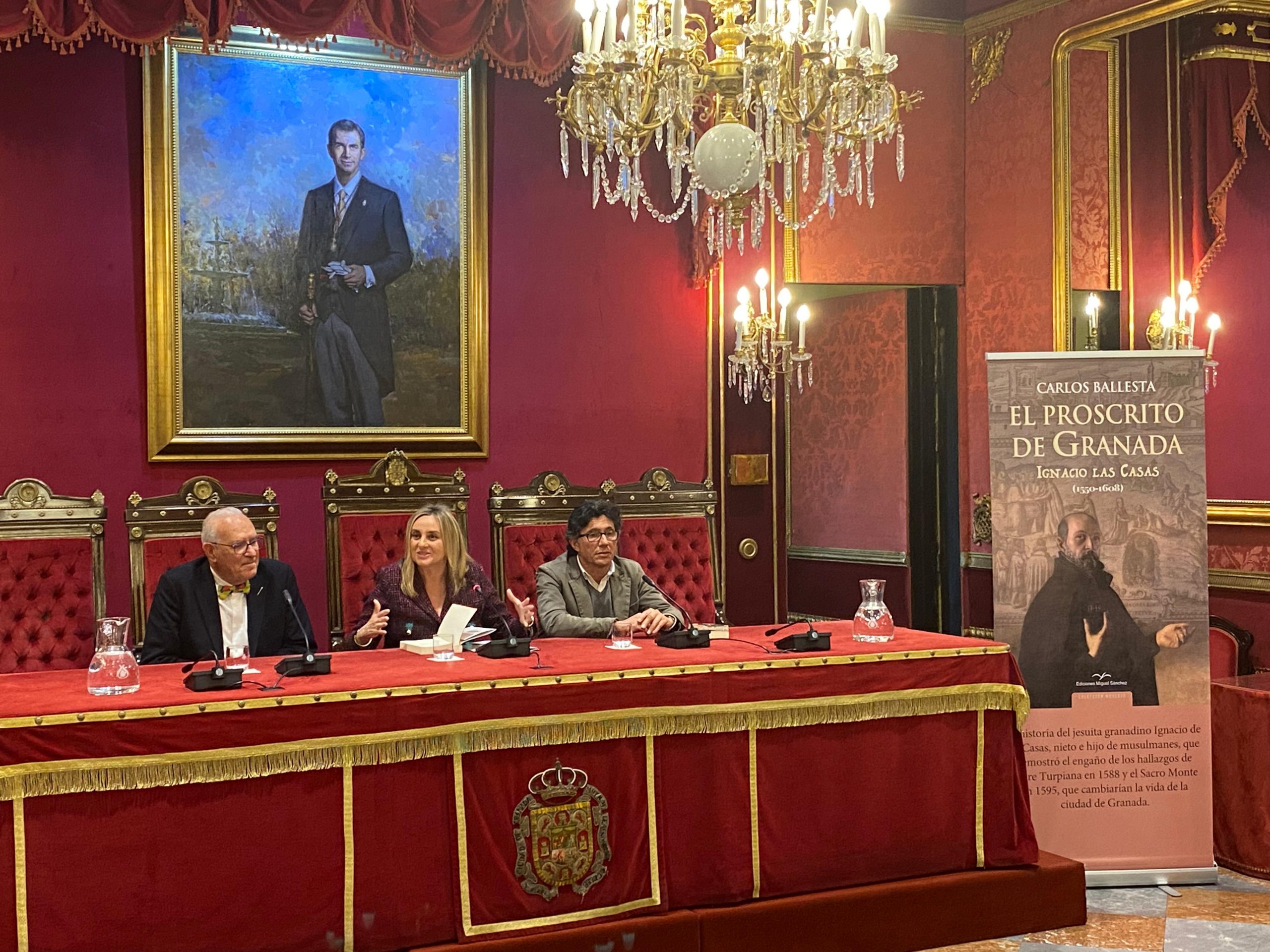 la-alcaldesa-de-granada-presenta-el-nuevo-libro-del-cirujano-y-escritor-carlos-ballesta