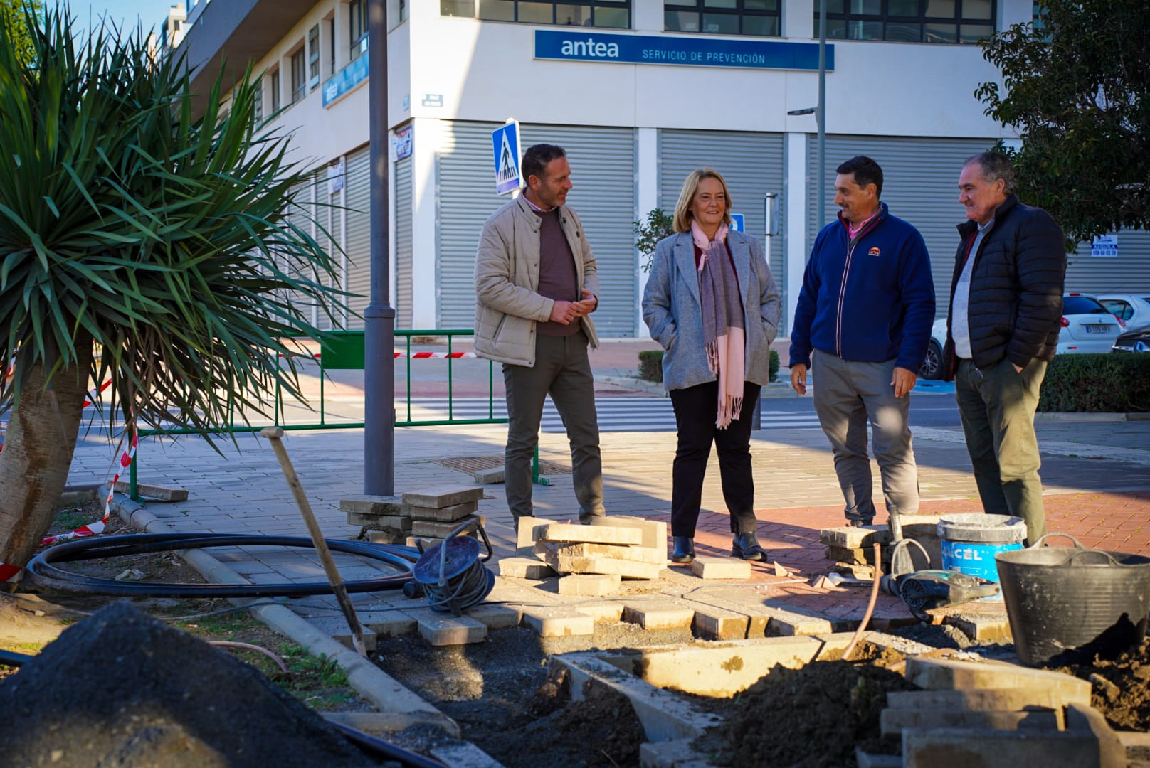 motril-el-ayuntamiento-acomete-las-obras-de-mejora-en-la-red-de-riego-y-jardineria-de-la-avenida-norman-bethune