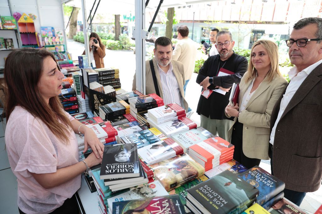 la-feria-de-granada-aporta-una-facturacion-en-torno-al-medio-millon-de-euros-y-se-convierte-en-una-de-los-principales-motores-de-la-cultura-del-libro-en-espana