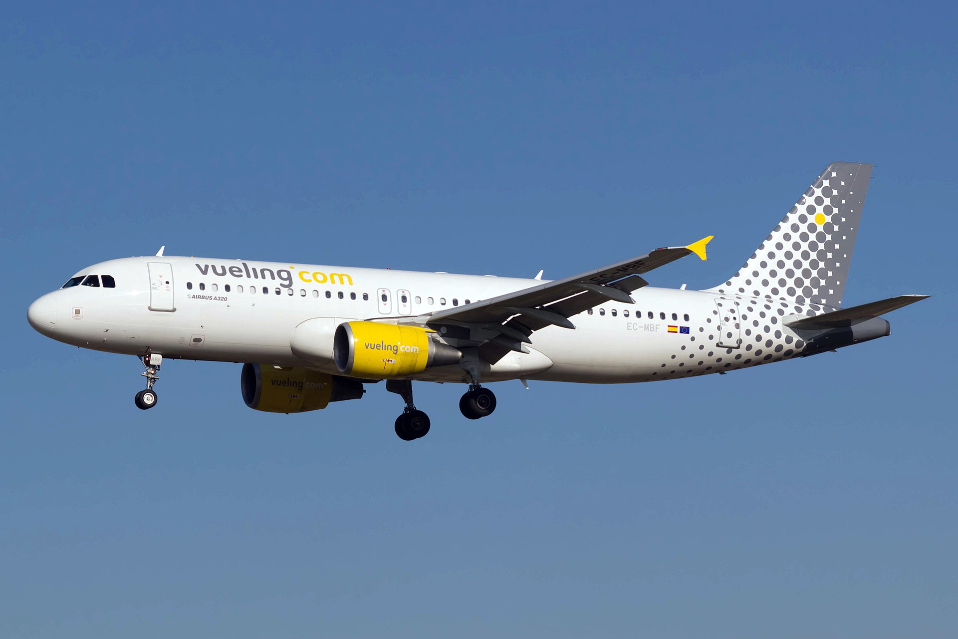 vueling-mantendra-la-conexion-internacional-granada-paris-con-dos-frecuencias-semanales-a-partir-del-mes-de-abril