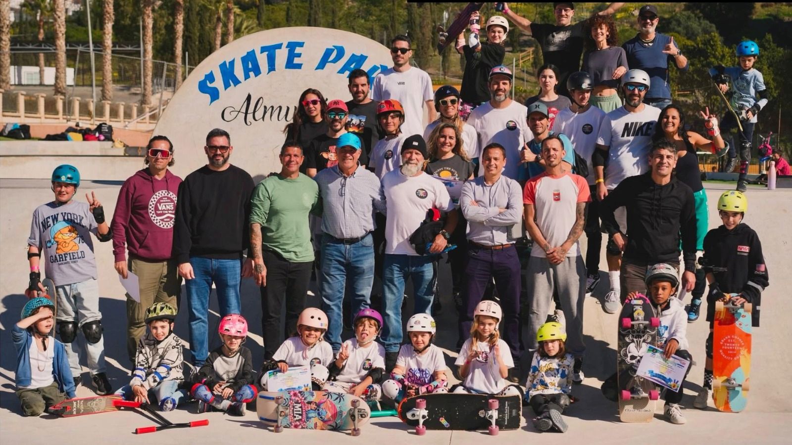 almunecar-impulsa-el-surfskate-con-una-exitosa-masterclass-en-el-parque-el-pozuelo