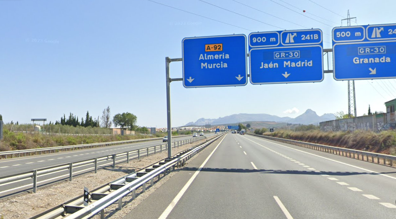 tragico-accidente-en-la-a-92-deja-una-victima-mortal-y-corta-la-circulacion-en-albolote