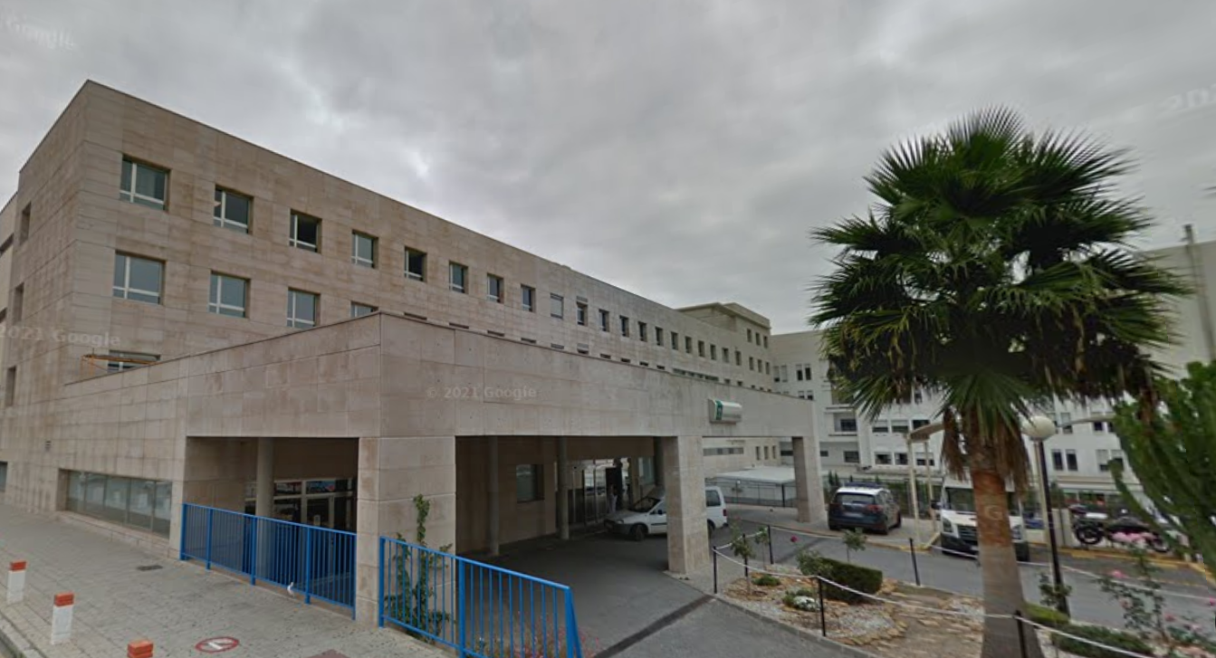 misterioso-crimen-en-motril-dos-encapuchados-abandonan-un-cadaver-con-un-disparo-en-el-pecho-cerca-del-hospital