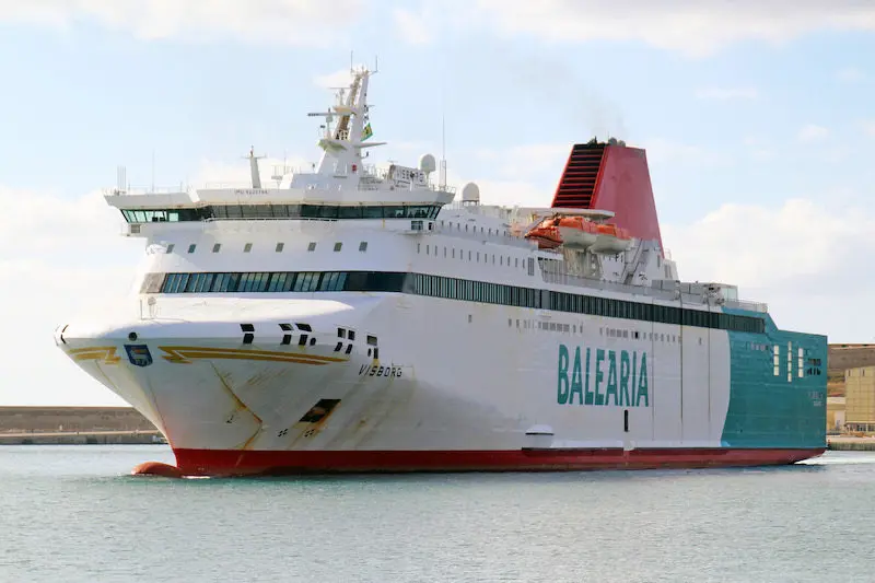 balearia-posiciona-en-el-puerto-de-motril-un-ferry-mas-rapido-y-capaz-de-transportar-un-millar-de-pasajeros-para-el-proximo-verano