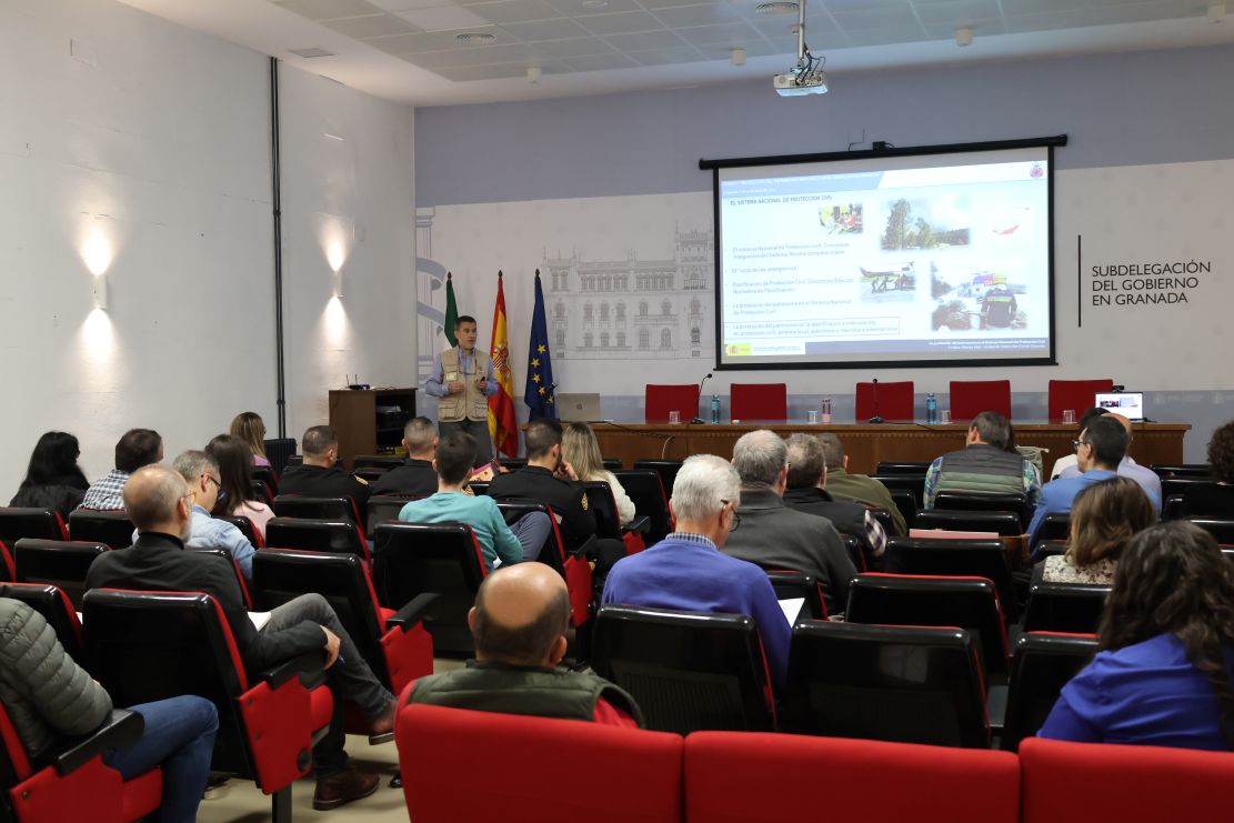 profesionales-especialistas-en-proteger-el-patrimonio-historico-ante-emergencias-sismicas-se-forman-en-la-subdelegacion