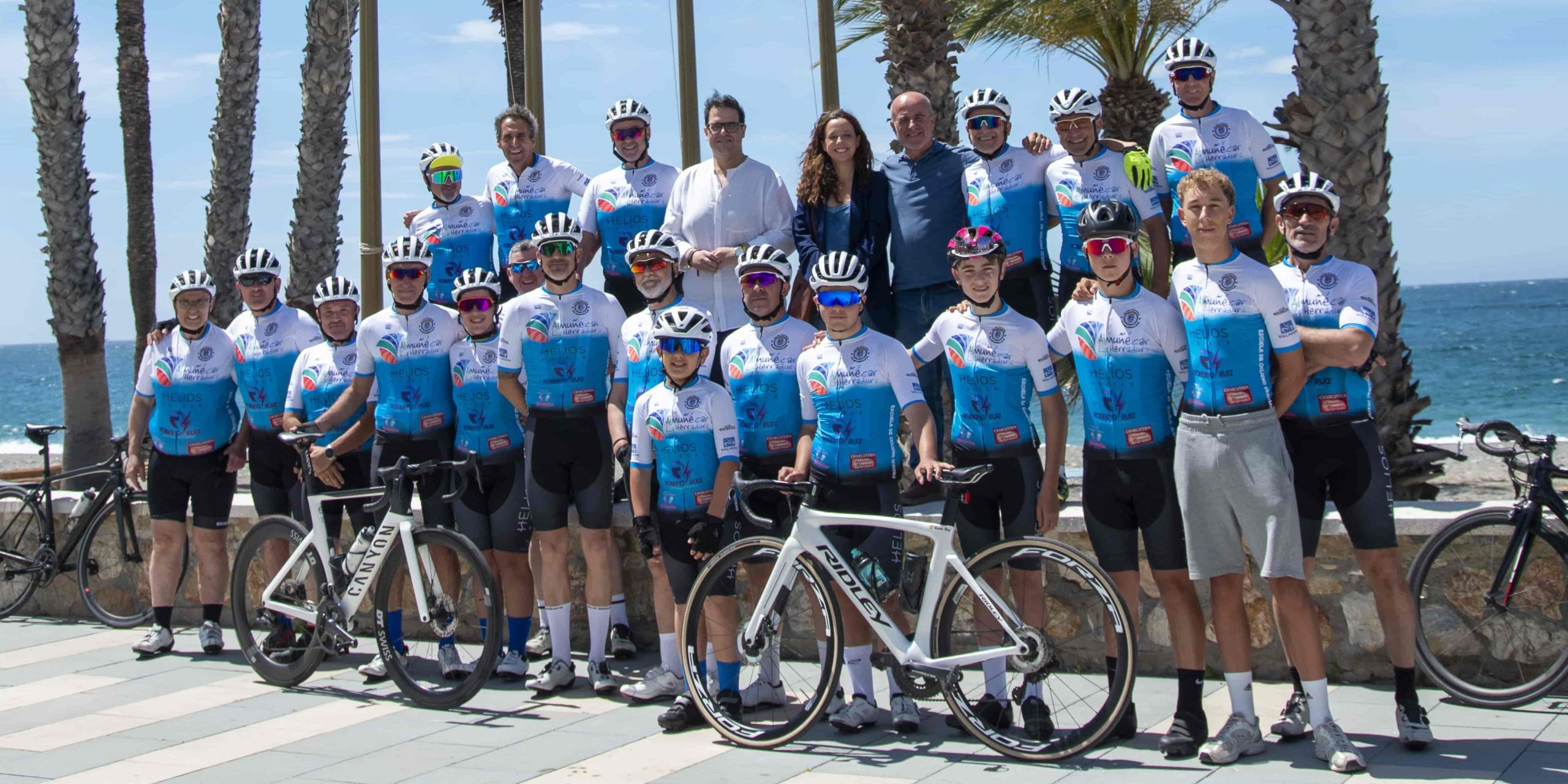 el-club-ciclista-almunecar-renueva-su-directiva-y-presenta-su-nueva-equipacion-para-la-temporada-2025-26-c