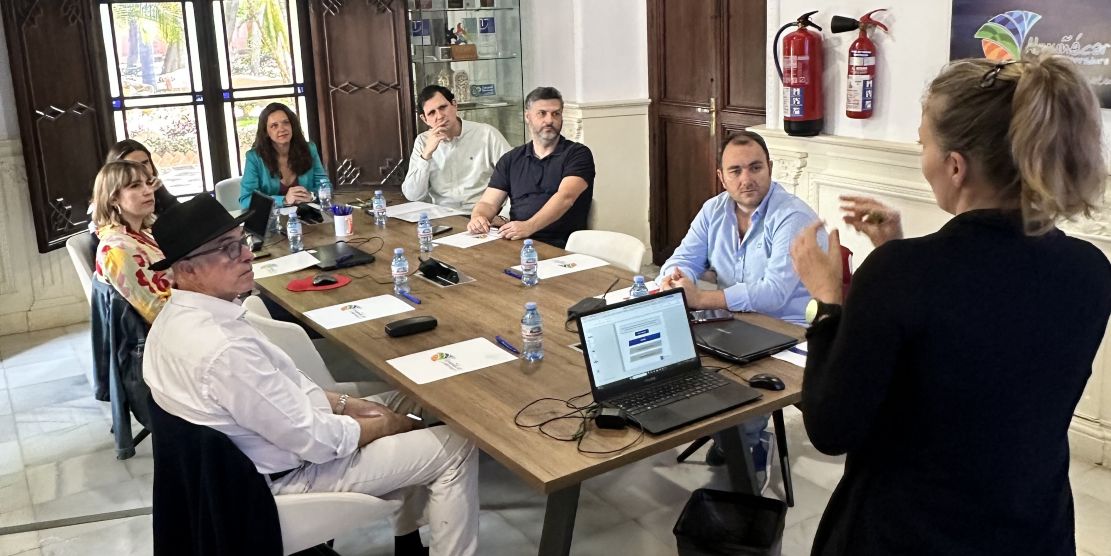 empresarios-de-almunecar-y-la-herradura-actualizan-sus-conocimientos-para-adaptarse-al-sicted