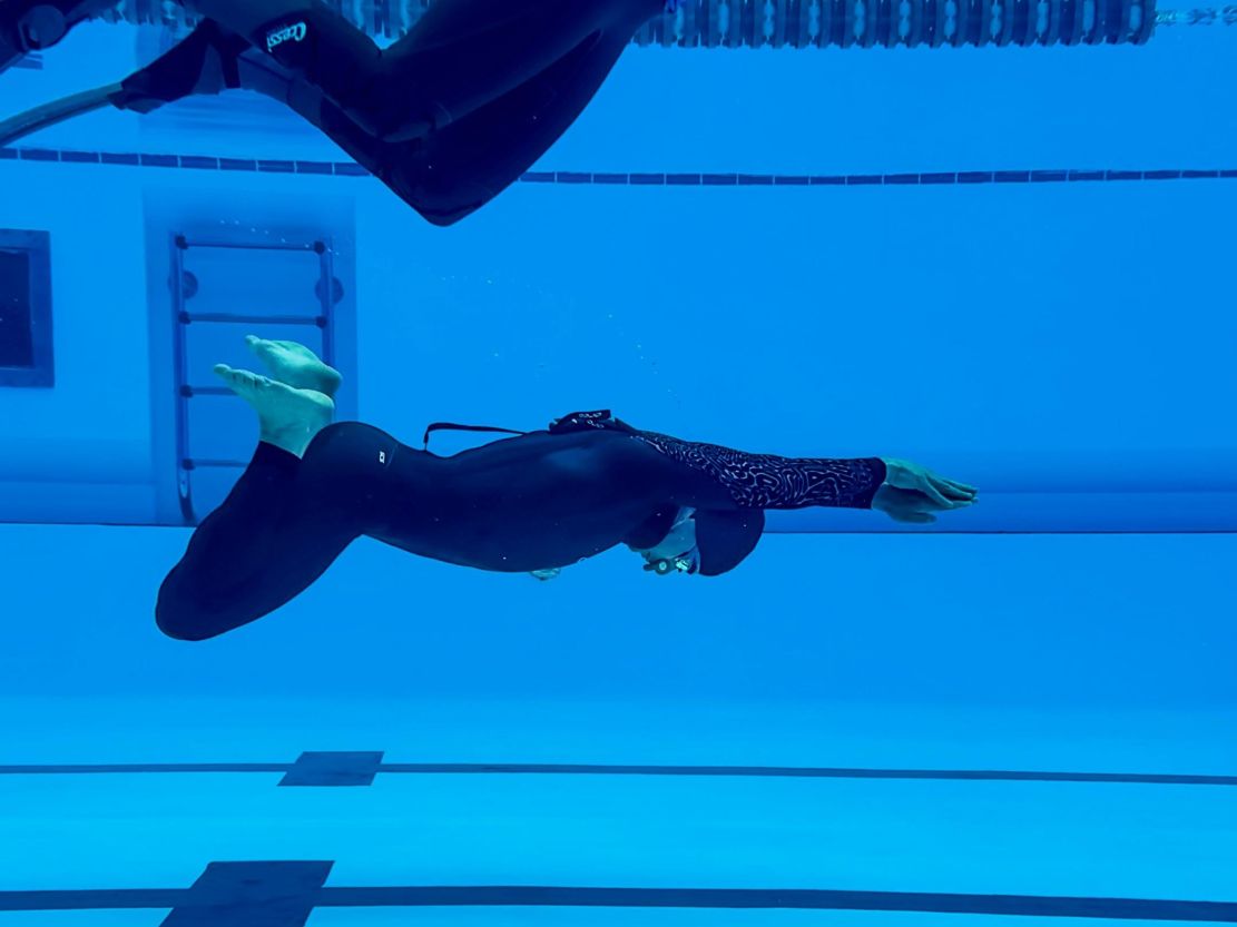 almunecar-emanuel-montes-recorre-167-metros-bajo-el-agua-y-se-proclama-subcampeon-de-espana-y-andalucia-en-apnea-indoor