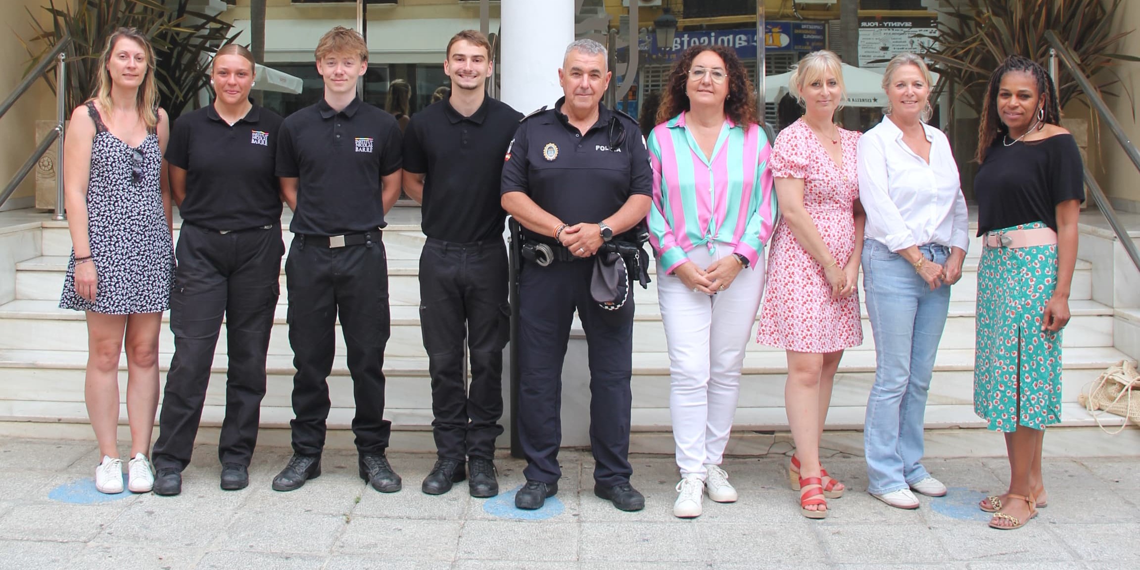 once-aspirantes-a-policia-y-bombero-franceses-hacen-practicas-en-almunecar