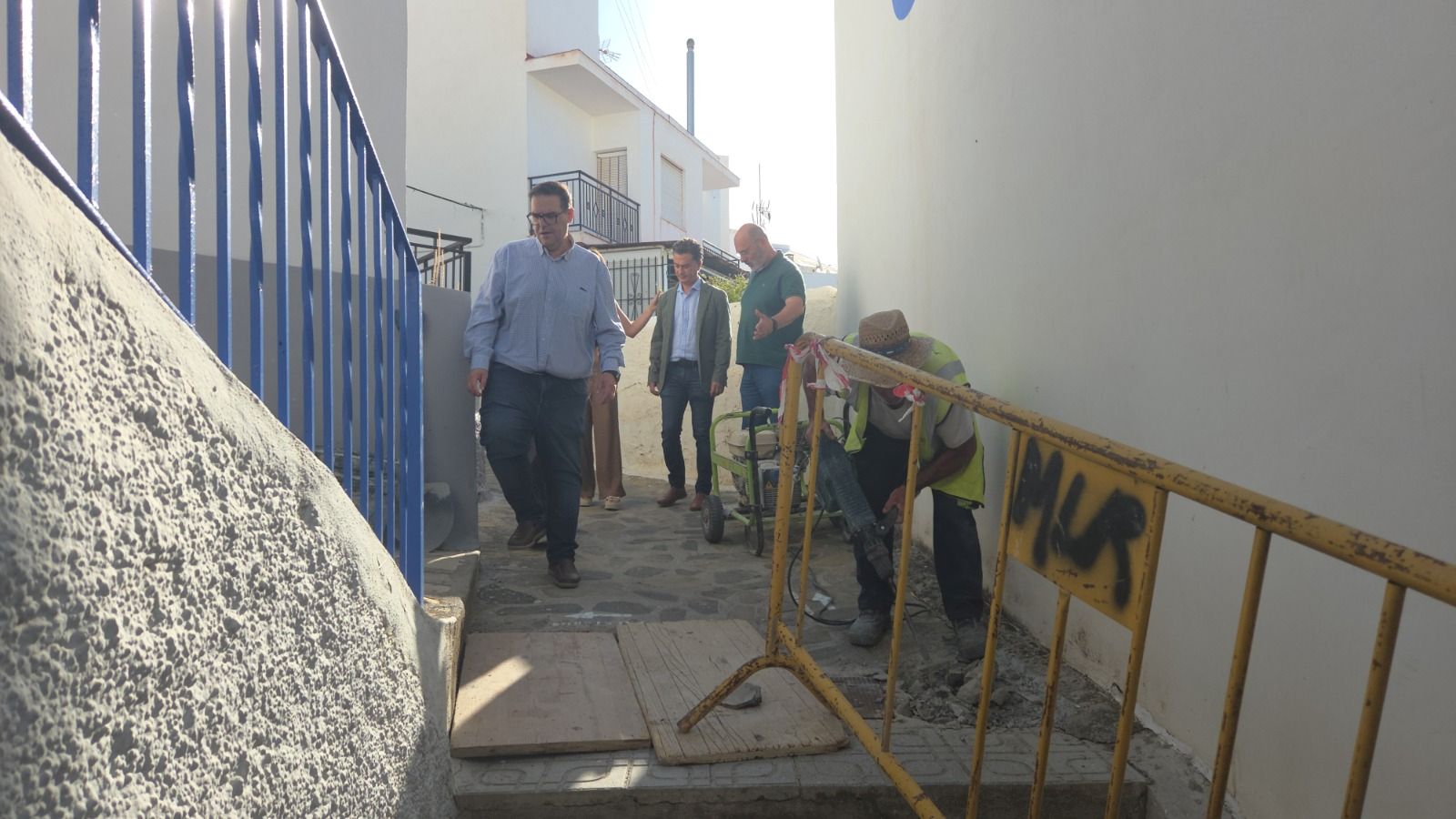 la-mancomunidad-mejora-las-redes-de-saneamiento-y-abastecimiento-en-varias-calles-de-la-caleta-de-salobrena