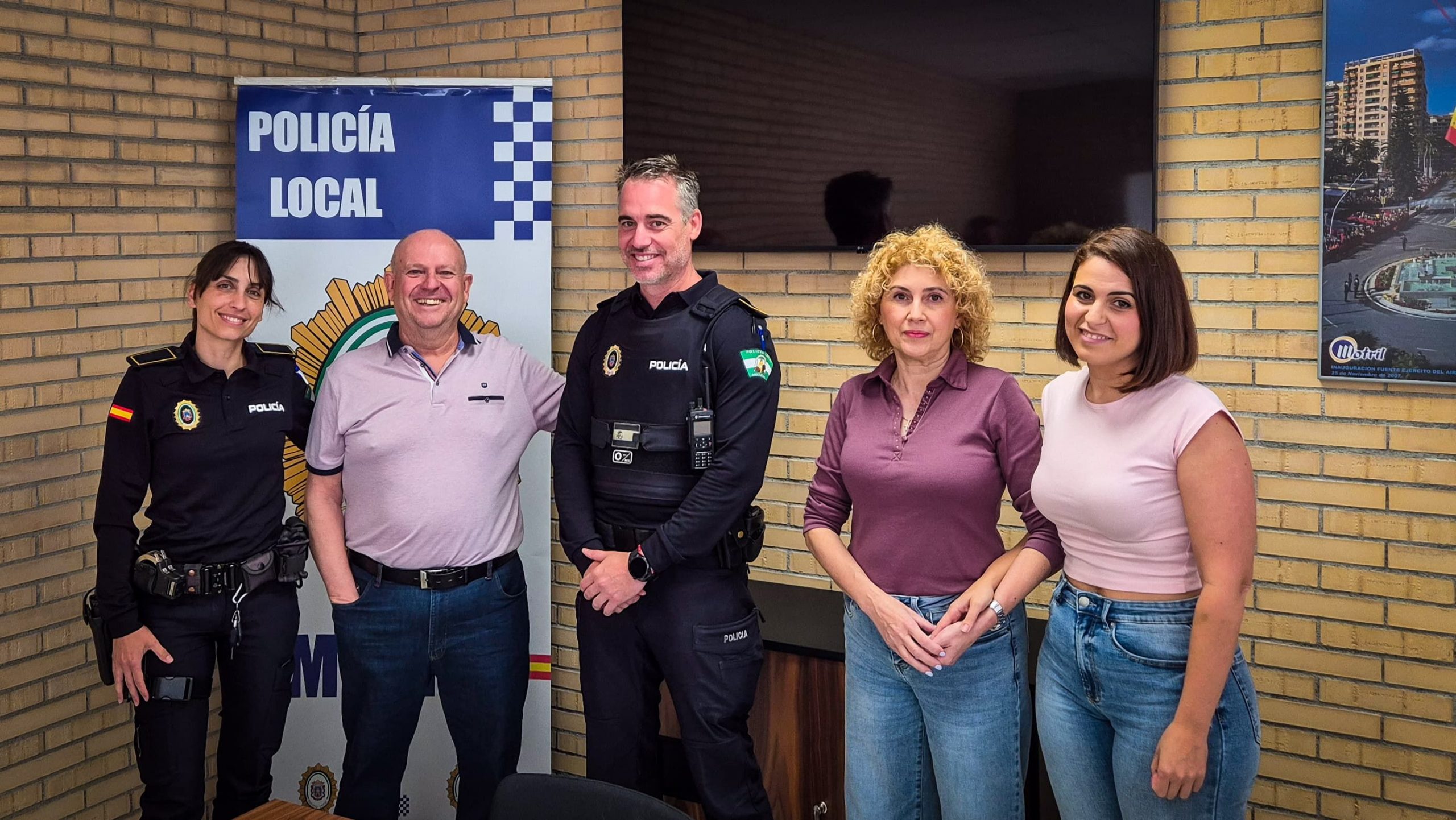 salvado-por-la-policia-local-de-motril-tras-un-infarto-al-volante-si-no-llegan-a-estar-no-lo-cuento