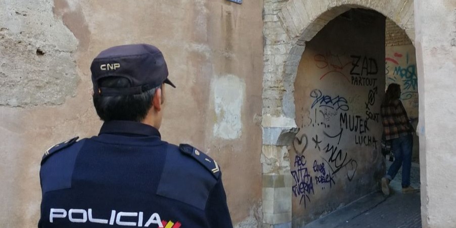 la-policia-nacional-detiene-a-un-varon-por-causar-danos-presuntamente-en-la-iglesia-de-san-nicolas