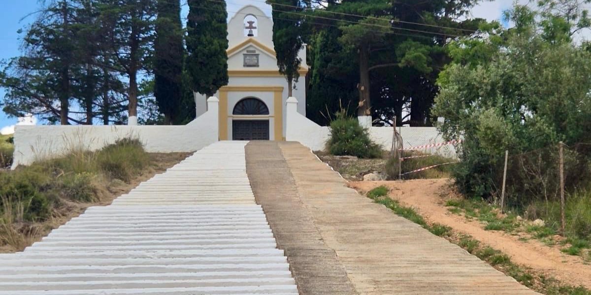 lanjaron-acondiciona-los-jardines-de-la-ermita-de-san-isidro
