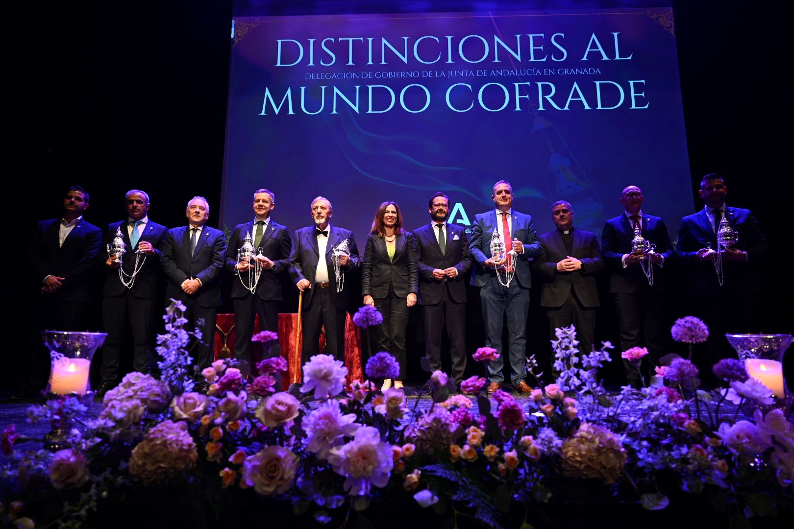 la-junta-de-andalucia-entrega-las-primeras-distinciones-al-mundo-cofrade-en-granada-con-un-emotivo-homenaje-a-hermandades-historicas