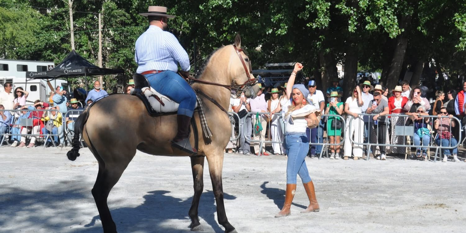 monachil-reune-a-mas-de-mil-personas-en-una-jornada-festiva-de-arte-tradicion-y-caballos-en-el-iii-dia-del-caballo