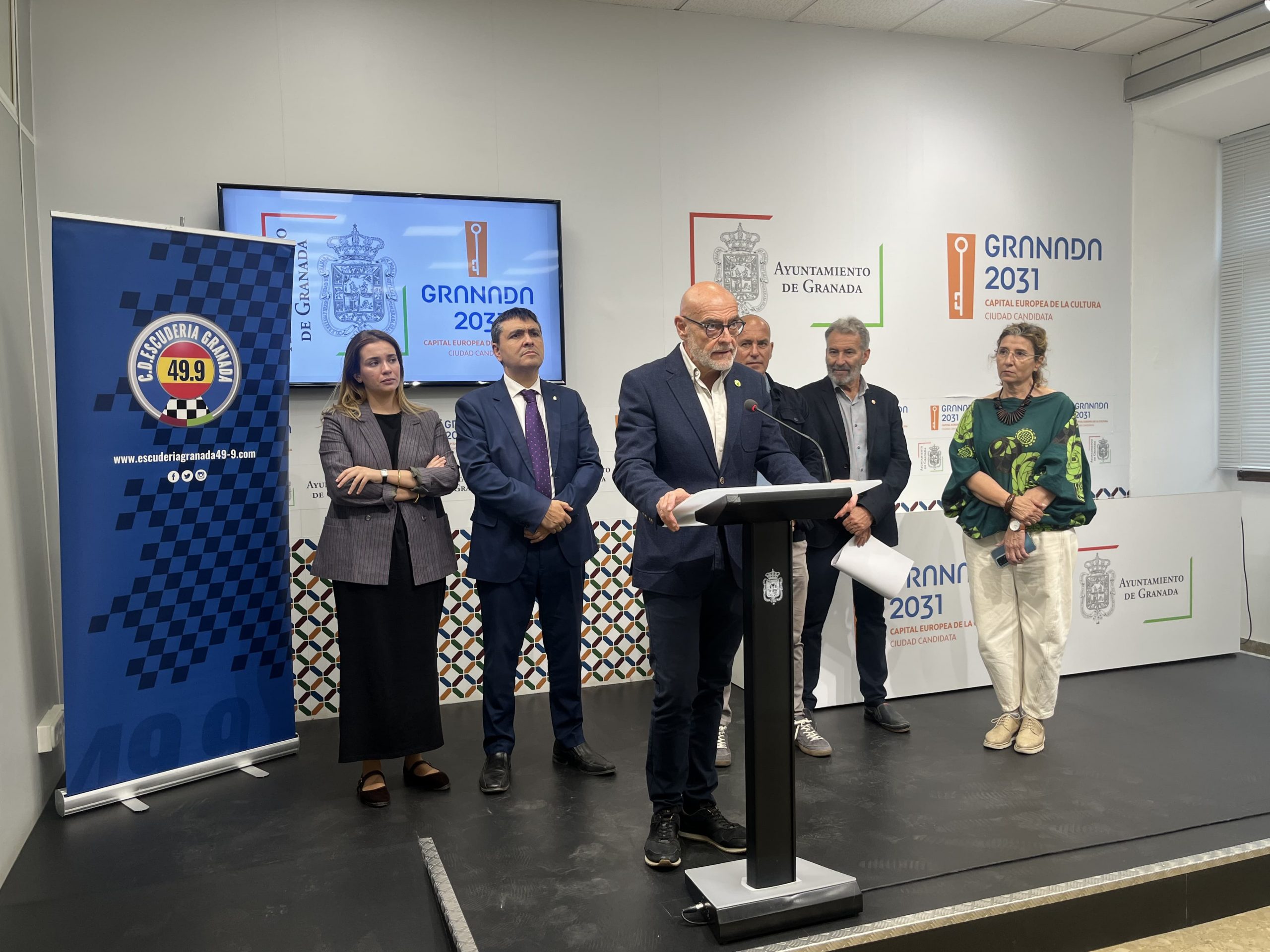 granada-acoge-este-domingo-el-xii-festival-motor-por-la-vida-con-mas-de-70-vehiculos-clasicos-y-un-pasacalle-infantil-solidario-en-el-paseo-del-salon