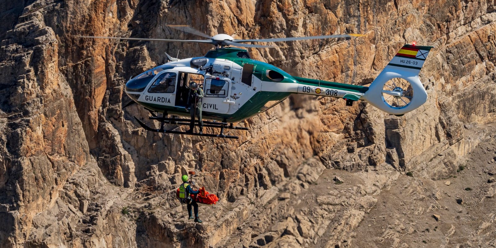 rescatado-un-parapentista-accidentado-en-loja-y-evacuado-en-helicoptero-al-hospital
