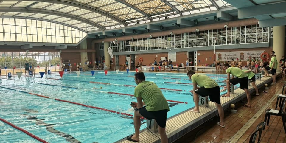 reabren-la-piscina-cubierta-y-el-gimnasio-municipal-de-almunecar-tras-su-renovacion-integral-sanitaria