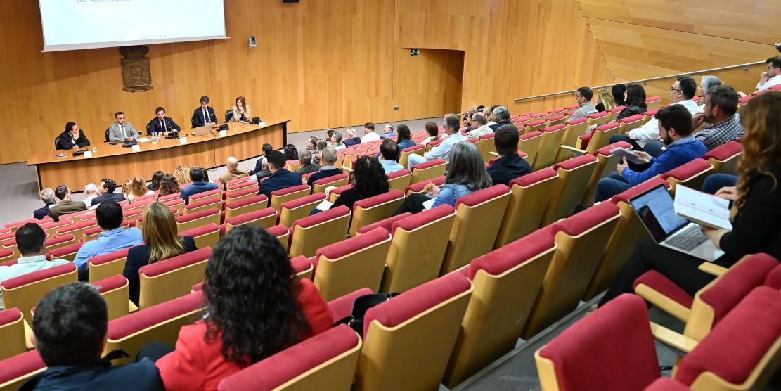 diputacion-de-granada-y-camara-de-cuentas-impulsan-la-transparencia-en-los-ayuntamientos-con-una-jornada-sobre-rendicion-de-cuentas