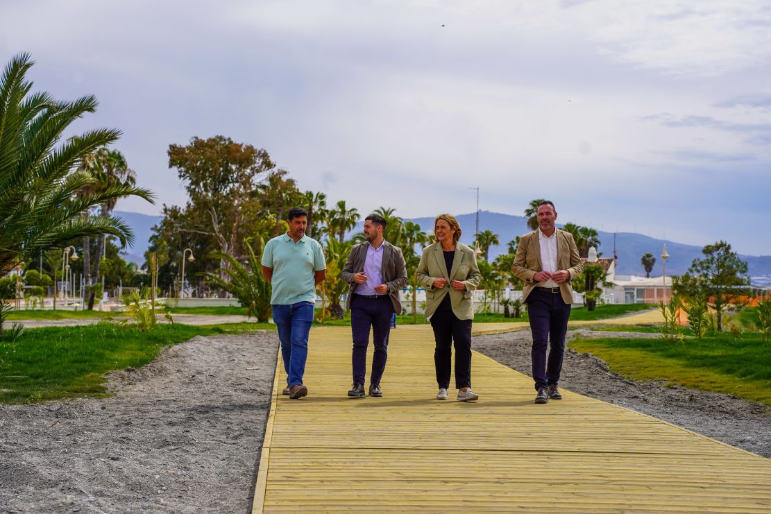 motril-inicia-la-instalacion-de-las-pasarelas-de-la-senda-litoral-con-una-inversion-de-mas-de-5-millones-de-euros