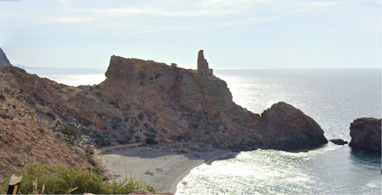 interceptados-17-migrantes-en-una-cala-de-gualchos-castell-de-ferro-tras-llegar-en-una-lancha-rapida