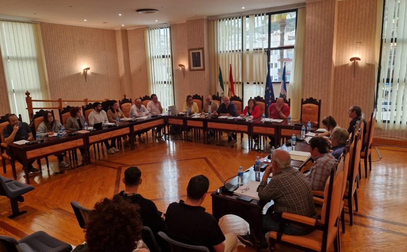 Salobreña comienza  el proceso para limitar el tráfico de vehículos en el centro histórico