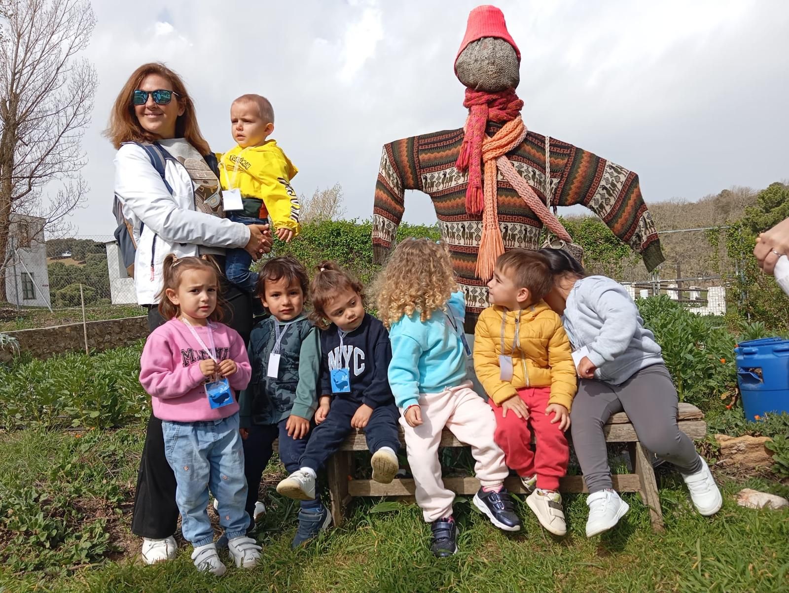 150-alumnos-de-las-escuelas-infantiles-de-almunecar-y-la-herradura-visitan-huerto-alegre