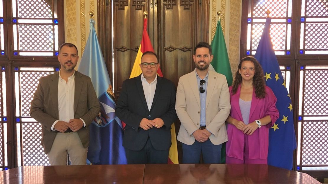 la-junta-invierte-33-millones-en-almunecar-desde-2020-para-modernizar-playas-crear-el-parque-azul-y-renovar-espacios-turisticos
