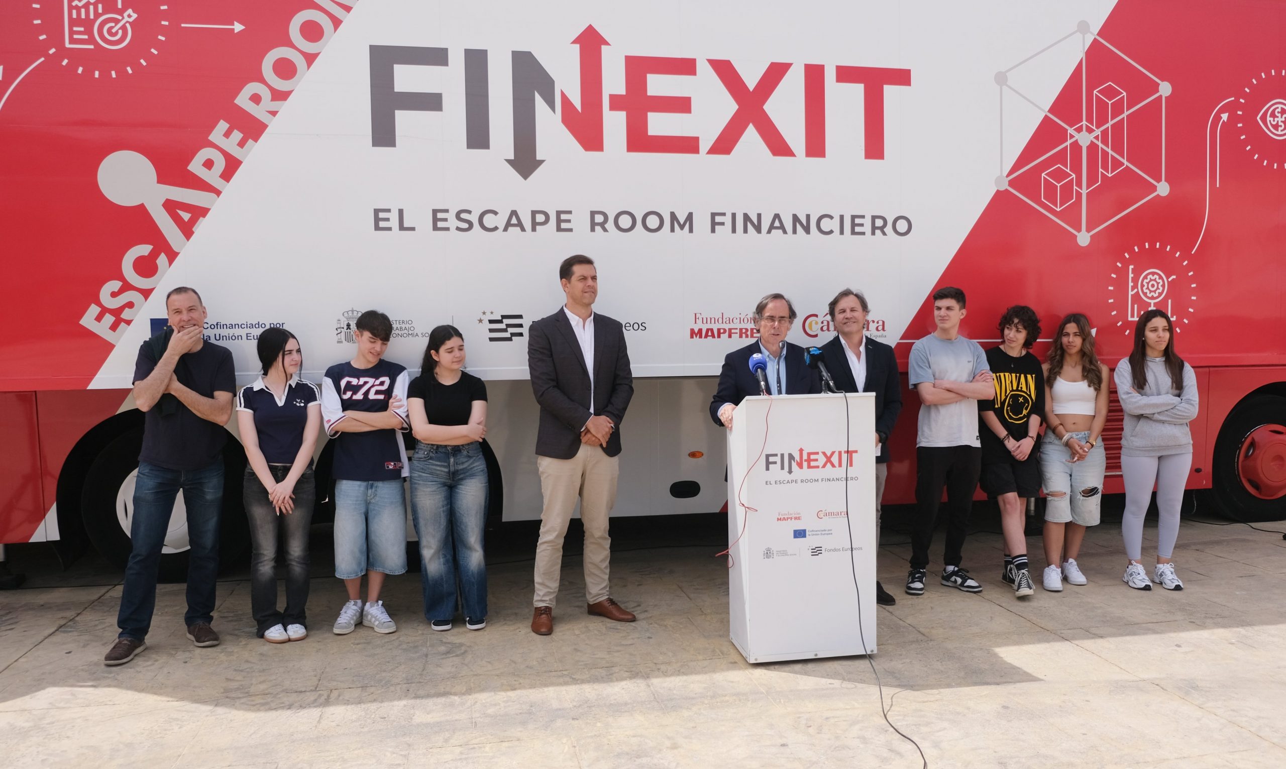 finexit-el-escape-room-financiero-que-desafia-a-los-estudiantes-de-formacion-profesional-se-detiene-en-motril