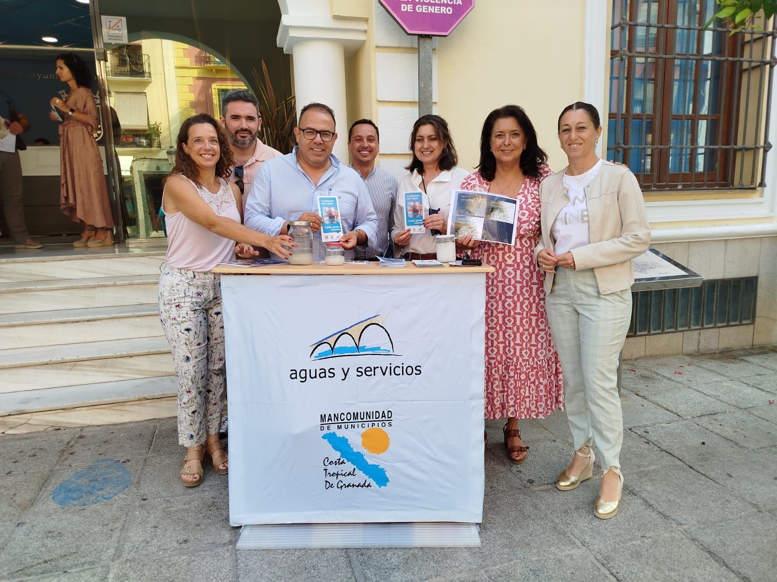 el-ayuntamiento-de-almunecar-apoya-una-campana-de-concienciacion-de-aguas-y-servicios-para-el-ahorro-de-agua