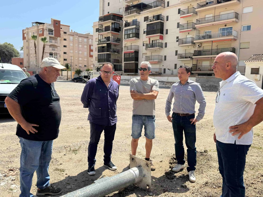 el-ayuntamiento-de-almunecar-habilita-400-plazas-de-aparcamiento-en-turismo-tropical-y-taramay