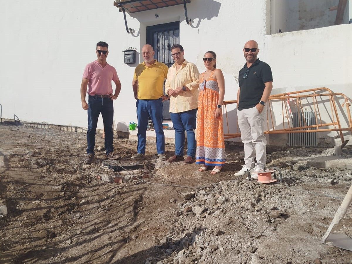 mancomunidad-de-la-costa-tropical-y-ayuntamiento-de-salobrena-renuevan-la-calle-girasol