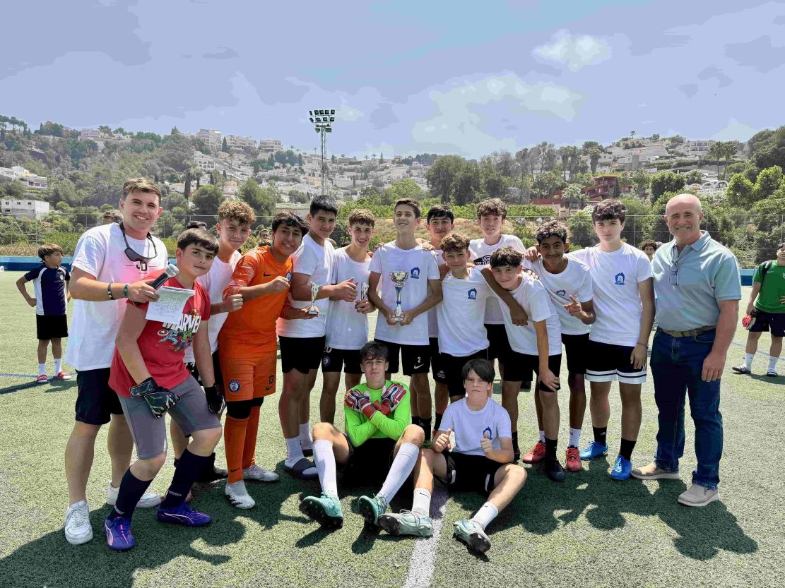 los-institutos-al-andalus-y-puerta-del-mar-dominan-en-la-jornada-de-futbol-del-iv-trofeo-al-munakkar-de-almunecar