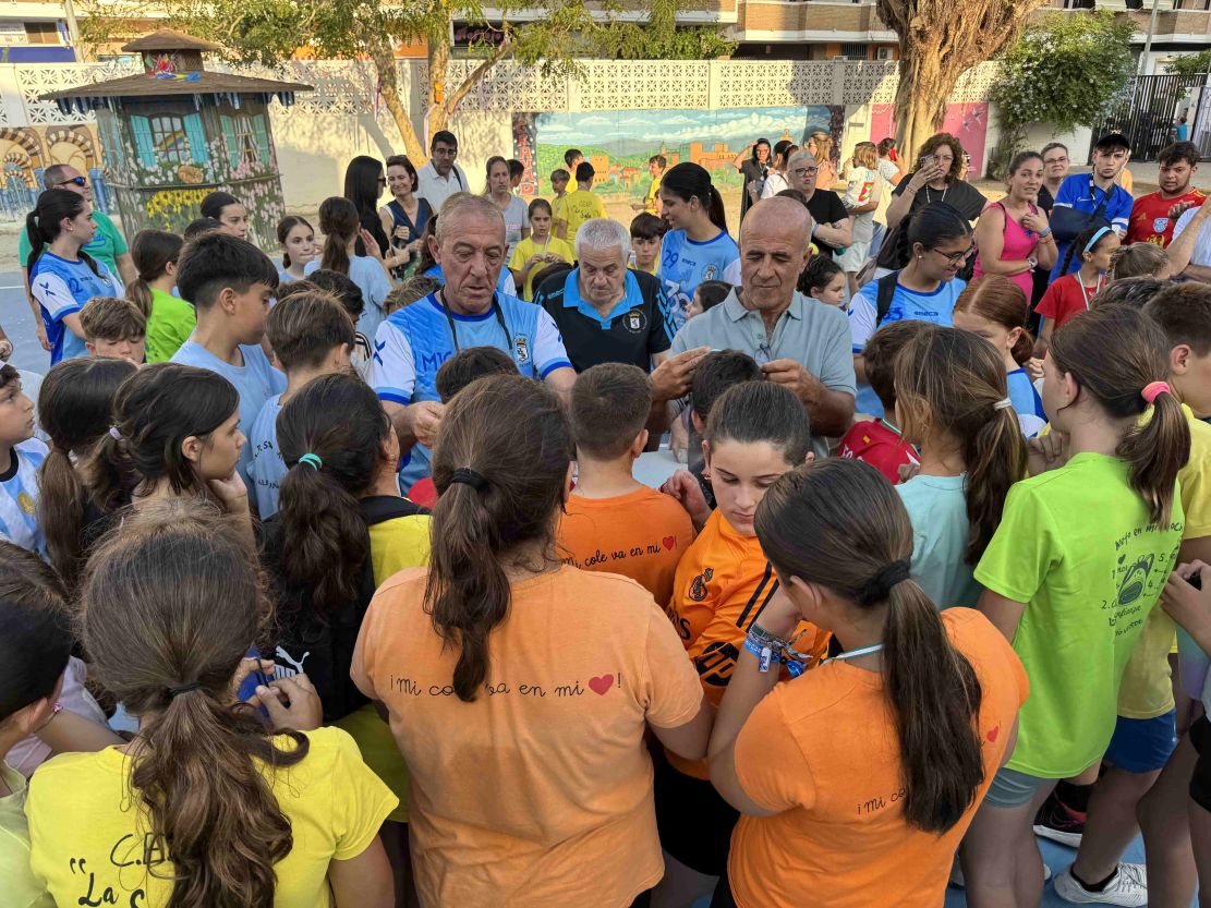 mas-de-100-escolares-participantes-en-el-ii-torneo-interescolar-de-balonmano-de-almunecar