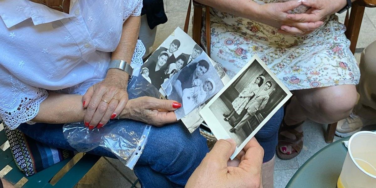 granada-la-madraza-busca-fotos-vecinales-para-reconstruir-la-memoria-del-albaicin-1970-1995