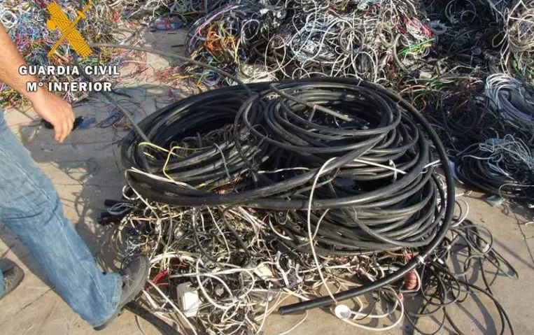 el-seprona-pone-a-disposicion-judicial-a-dos-personas-por-delito-de-apropiacion-indebida-de-cable-de-cobre-de-telefonia