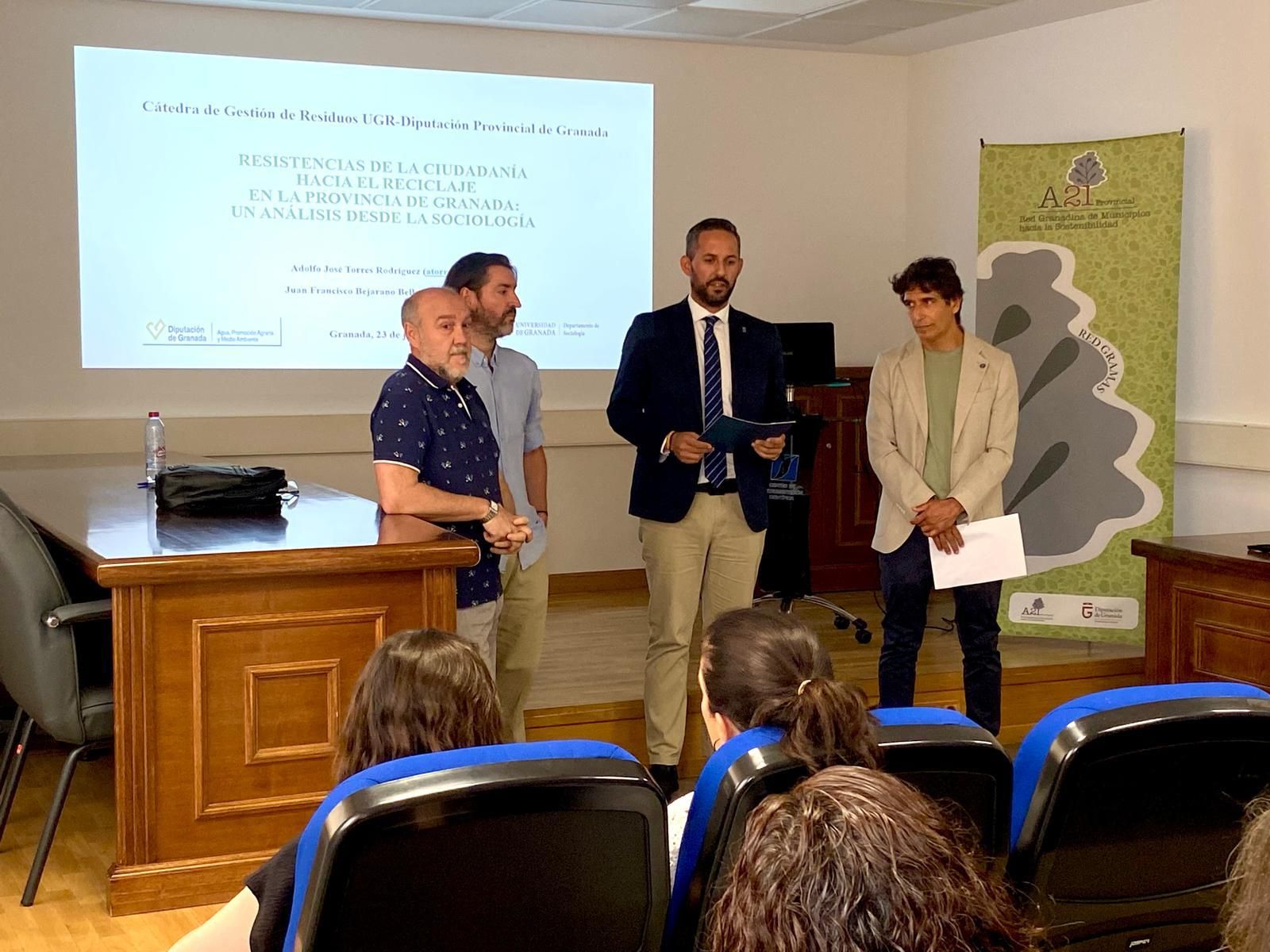 la-catedra-de-residuos-ugr-diputacion-presenta-un-estudio-sociologico-para-favorecer-el-reciclaje-en-la-provincia