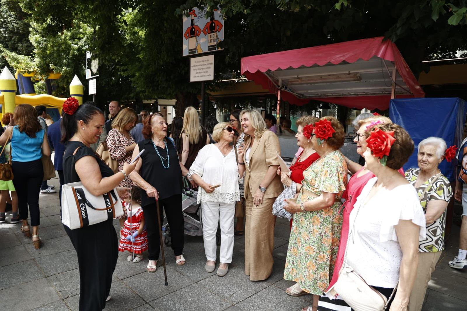 la-alcaldesa-inaugura-la-exposicion-de-las-20-carocas-seleccionadas-este-corpus-en-el-que-se-han-presentado-357-obras