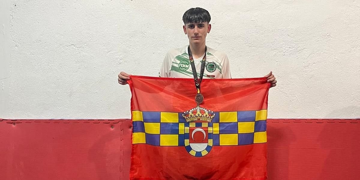 el-granadino-yoel-lopez-logra-la-medalla-de-bronce-en-el-campeonato-de-espana-de-kick-boxing