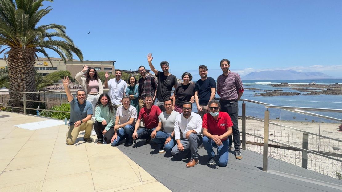ugr-un-estudio-revela-que-el-polvo-industrial-puede-reducir-hasta-un-23-la-eficiencia-de-las-plantas-solares