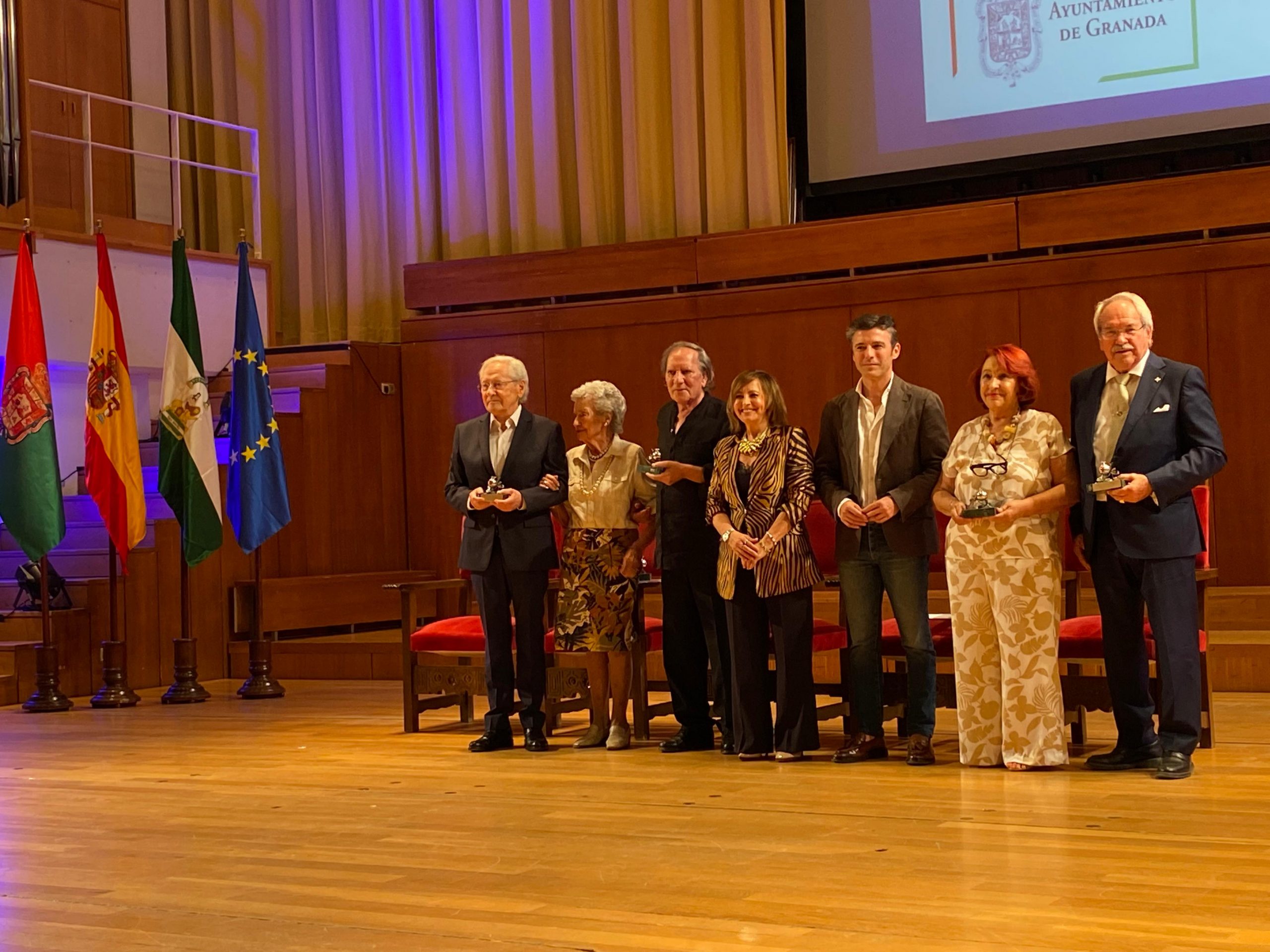 granada-homenajea-a-sus-mayores-con-emocion-musica-y-reconocimientos-en-la-xxvii-convivencia-municipal