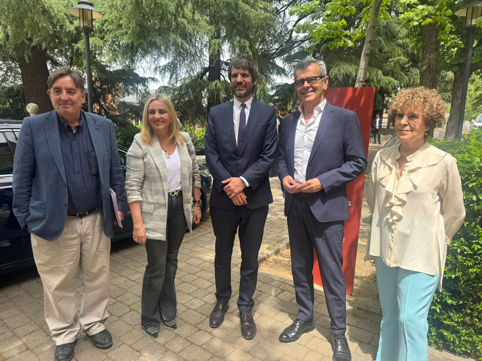 carazo-pone-en-valor-el-legado-que-la-generacion-del-27-ha-dejado-en-granada